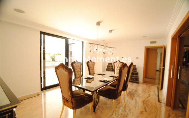 Wiederverkauf - Villa - Marbella - Cabopino