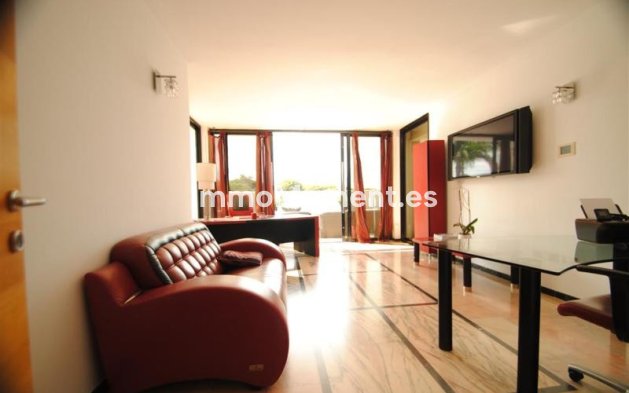 Wiederverkauf - Villa - Marbella - Cabopino