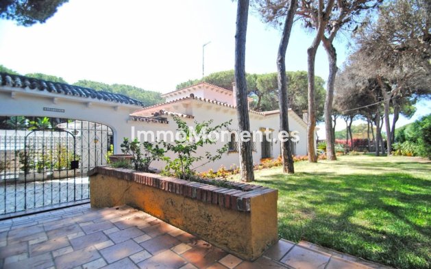 Resale - Villa - Marbella - Elviria