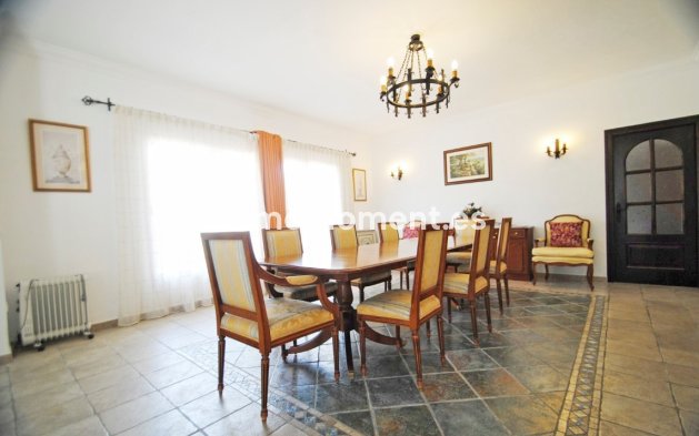 Resale - Villa - Marbella - Elviria