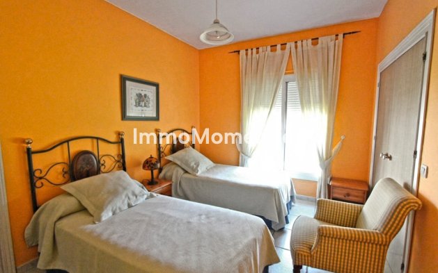 Resale - Villa - Marbella - Elviria