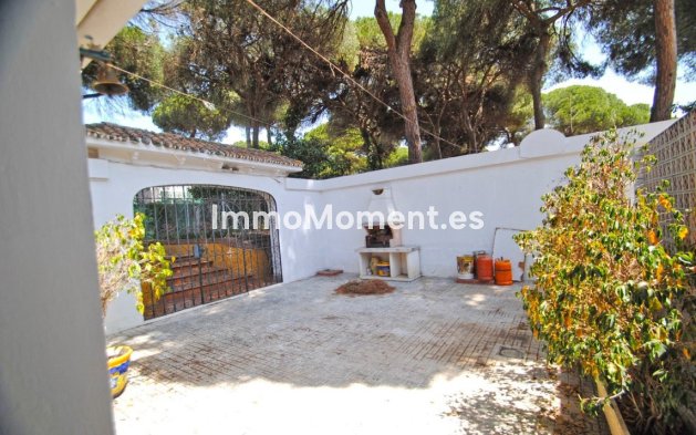 Resale - Villa - Marbella - Elviria