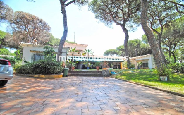 Resale - Villa - Marbella - Elviria