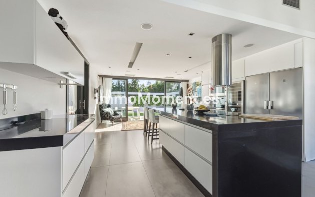 Revente - Villa - Marbella - Guadalmina Baja