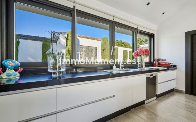 Revente - Villa - Marbella - Guadalmina Baja