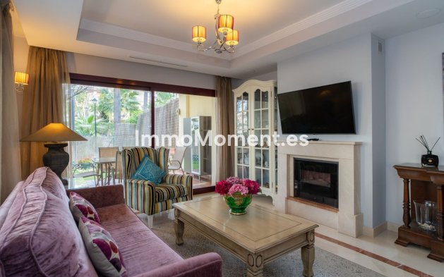 Resale - Villa - Marbella - Nueva Andalucía