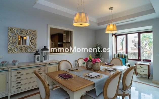 Resale - Villa - Marbella - Nueva Andalucía