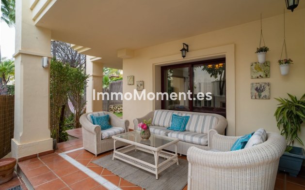 Resale - Villa - Marbella - Nueva Andalucía