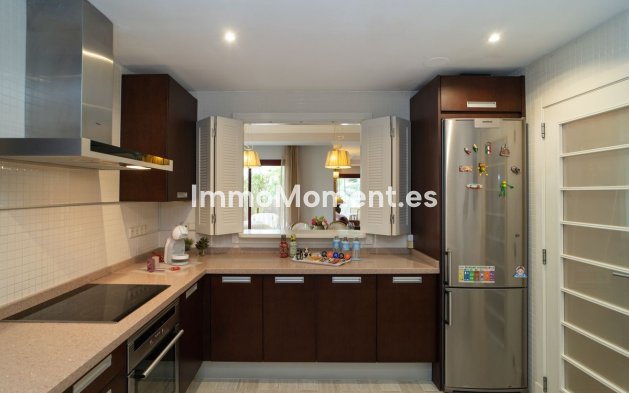 Resale - Villa - Marbella - Nueva Andalucía