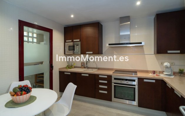 Resale - Villa - Marbella - Nueva Andalucía