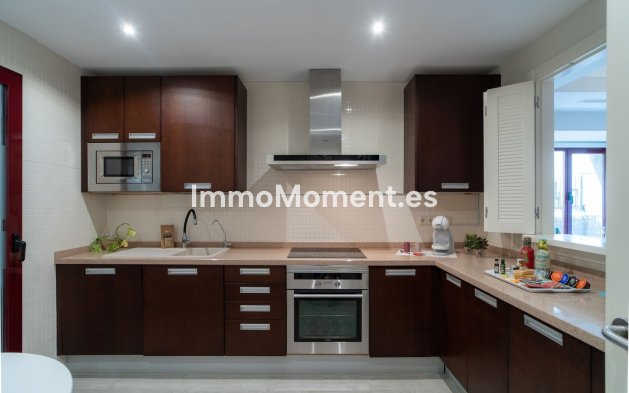 Resale - Villa - Marbella - Nueva Andalucía