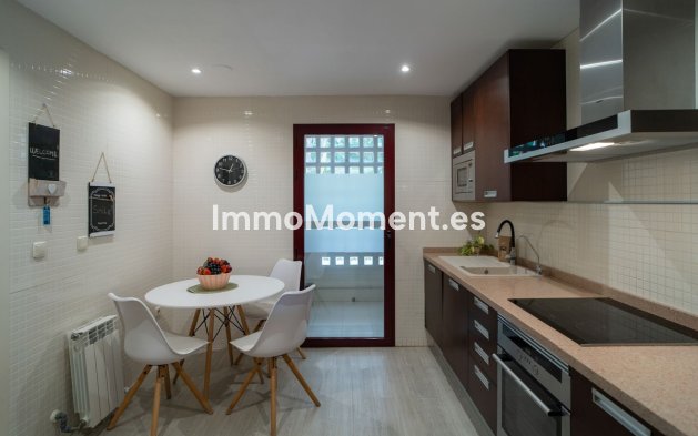 Resale - Villa - Marbella - Nueva Andalucía