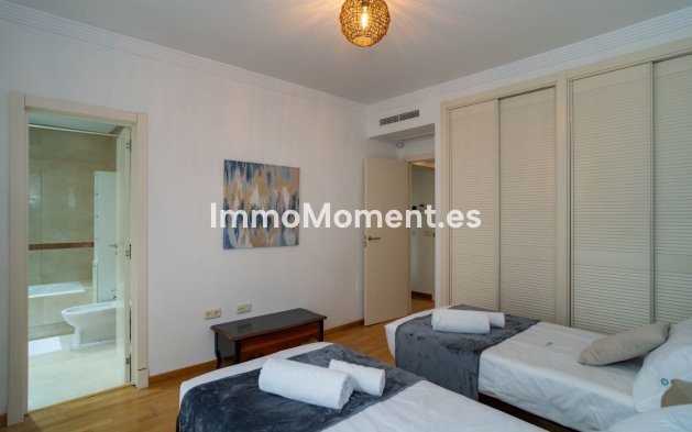 Resale - Villa - Marbella - Nueva Andalucía