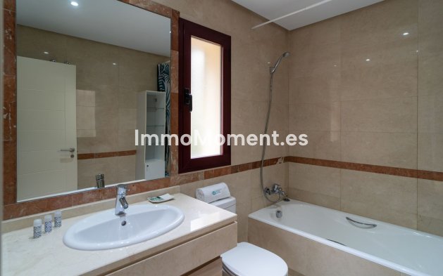 Resale - Villa - Marbella - Nueva Andalucía