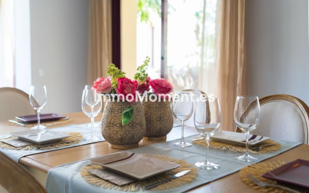 Resale - Villa - Marbella - Nueva Andalucía