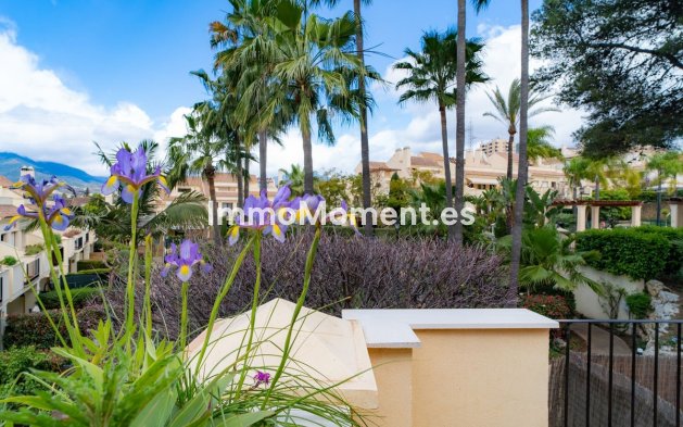 Resale - Villa - Marbella - Nueva Andalucía