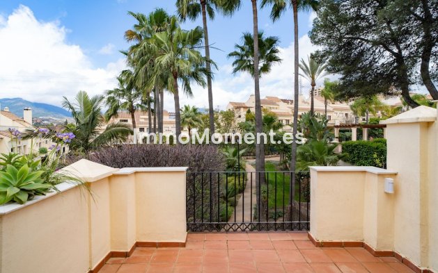 Resale - Villa - Marbella - Nueva Andalucía