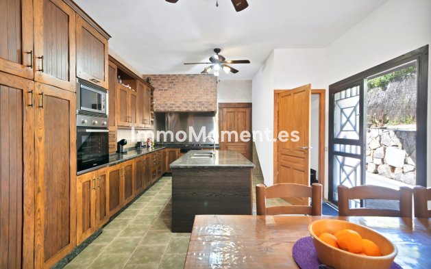 Wiederverkauf - Villa - Marbella - Marbella Centro