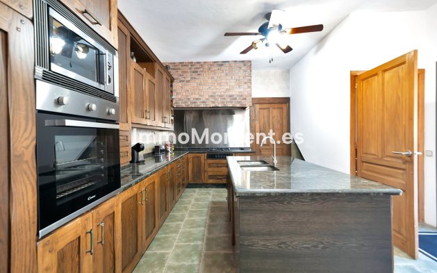 Wiederverkauf - Villa - Marbella - Marbella Centro