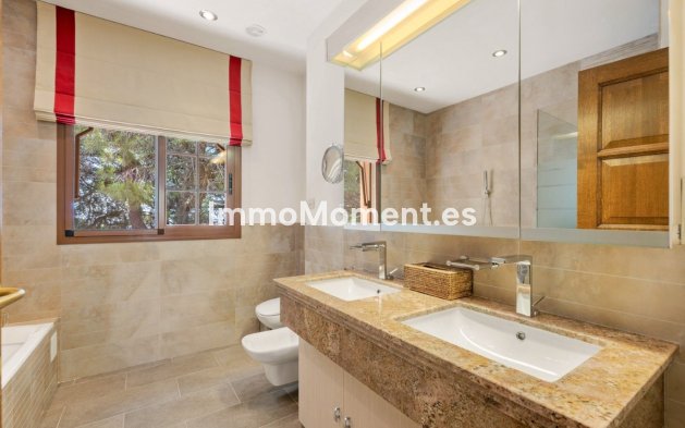 Resale - Villa - Inland  - Ojén