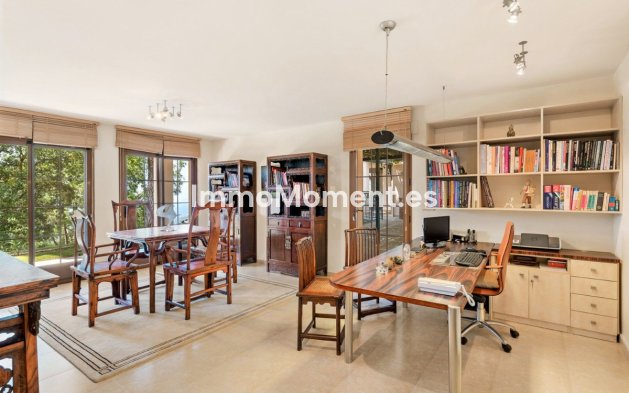 Resale - Villa - Inland  - Ojén