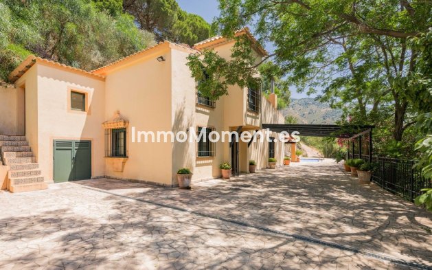 Resale - Villa - Inland  - Ojén