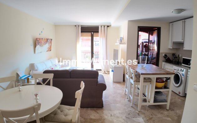 Resale - Apartment - Estepona - Estepona Centro
