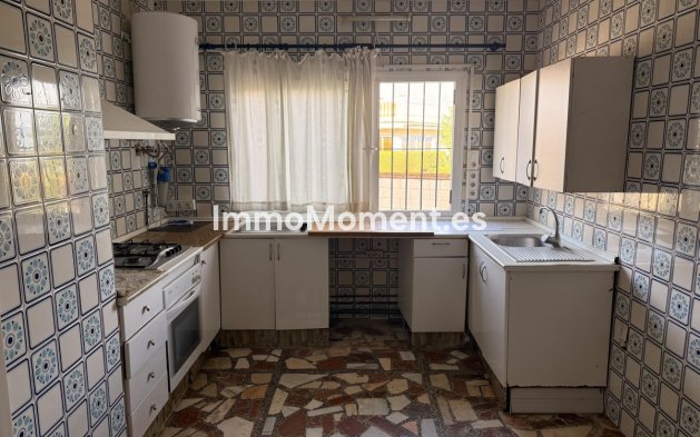 Wiederverkauf - Villa -   Inländisch - Alhaurín de la Torre