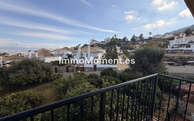 Wiederverkauf - Villa -   Inländisch - Alhaurín de la Torre