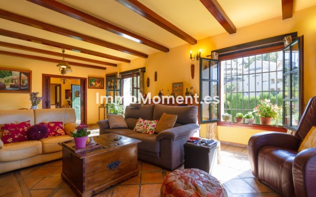 Resale - Villa - Marbella - Elviria