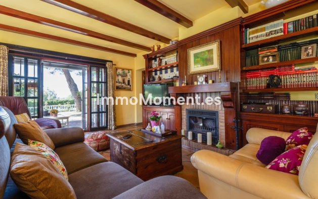 Resale - Villa - Marbella - Elviria