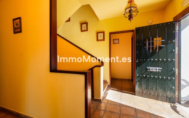 Resale - Villa - Marbella - Elviria