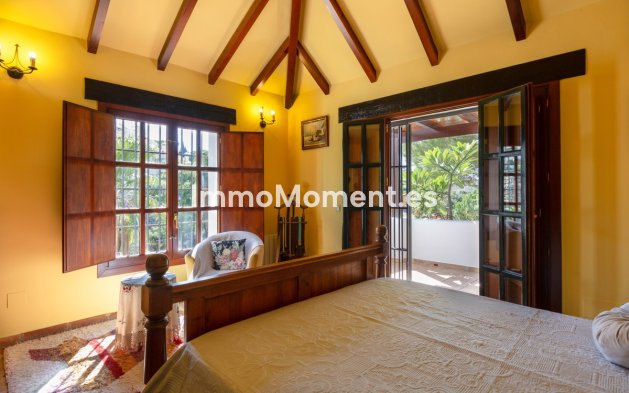 Resale - Villa - Marbella - Elviria