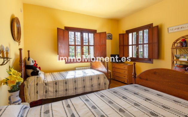 Resale - Villa - Marbella - Elviria