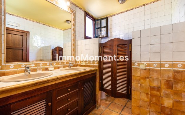 Resale - Villa - Marbella - Elviria