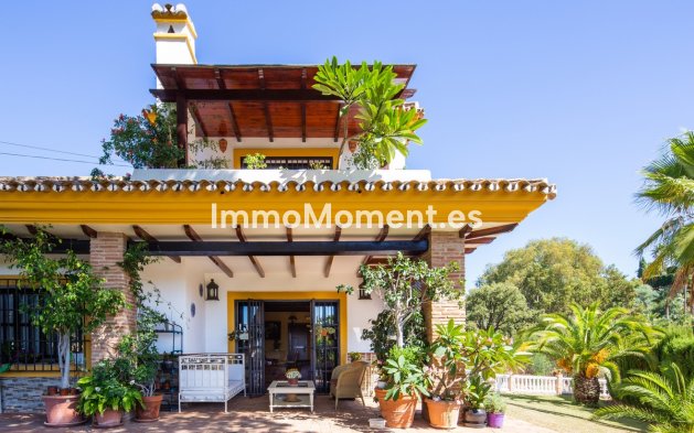 Resale - Villa - Marbella - Elviria