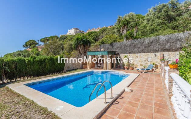 Resale - Villa - Marbella - Elviria