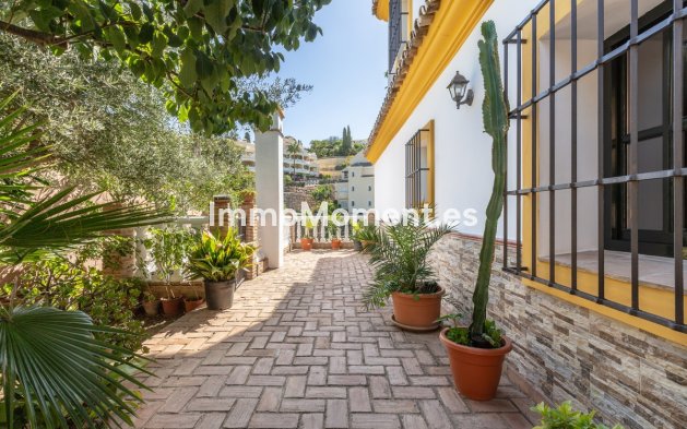 Resale - Villa - Marbella - Elviria