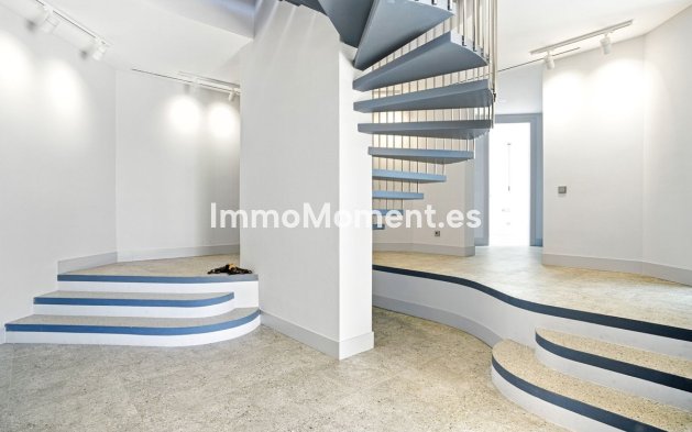 Wiederverkauf - Villa - Marbella - Elviria