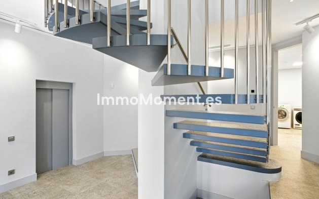 Wiederverkauf - Villa - Marbella - Elviria