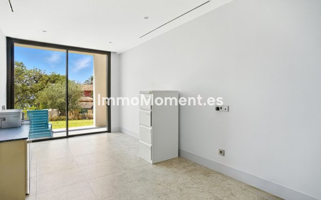 Wiederverkauf - Villa - Marbella - Elviria