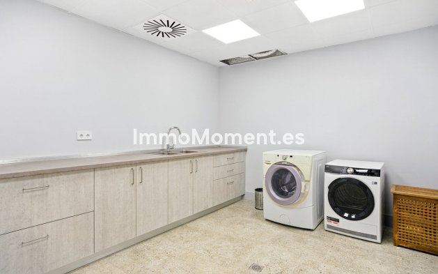 Wiederverkauf - Villa - Marbella - Elviria