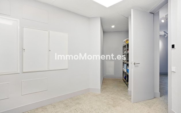 Wiederverkauf - Villa - Marbella - Elviria