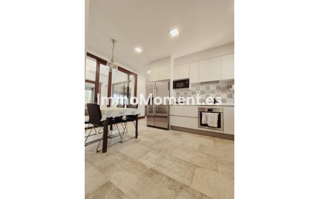 Resale - Villa - Marbella - San Pedro de Alcántara