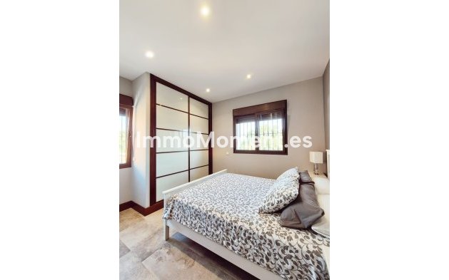 Resale - Villa - Marbella - San Pedro de Alcántara