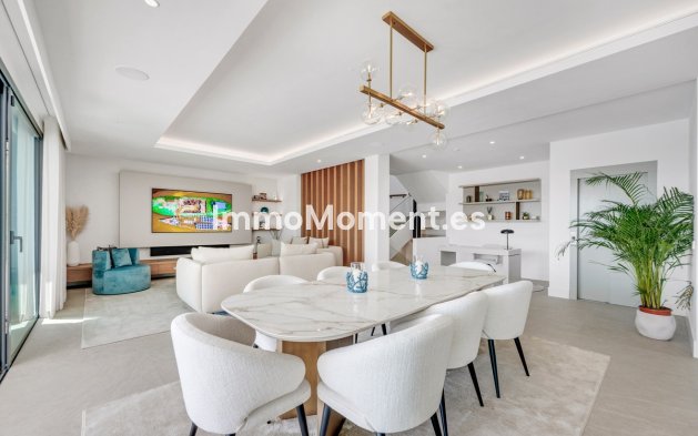 Resale - Villa - Estepona - Estepona Centro