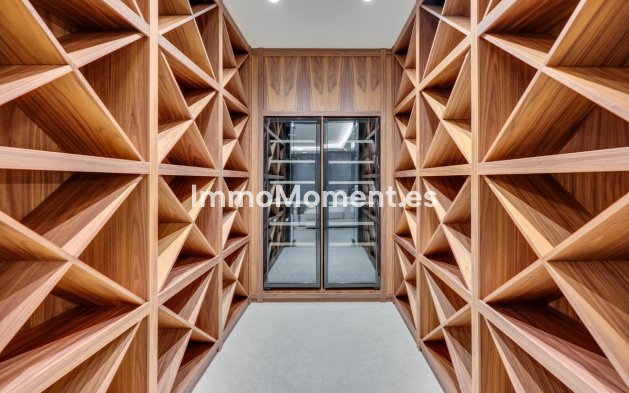 Resale - Villa - Estepona - Estepona Centro