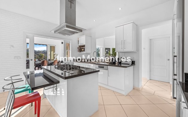 Resale - Villa - Sotogrande