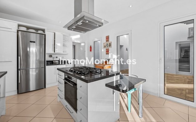 Resale - Villa - Sotogrande