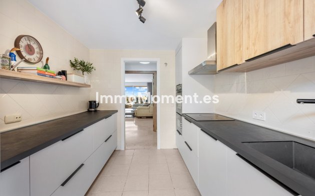 Resale - Apartment - Marbella - Elviria